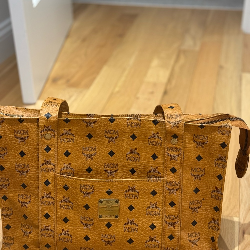 Authentic MCM Visetos tote - Picture 9 of 16